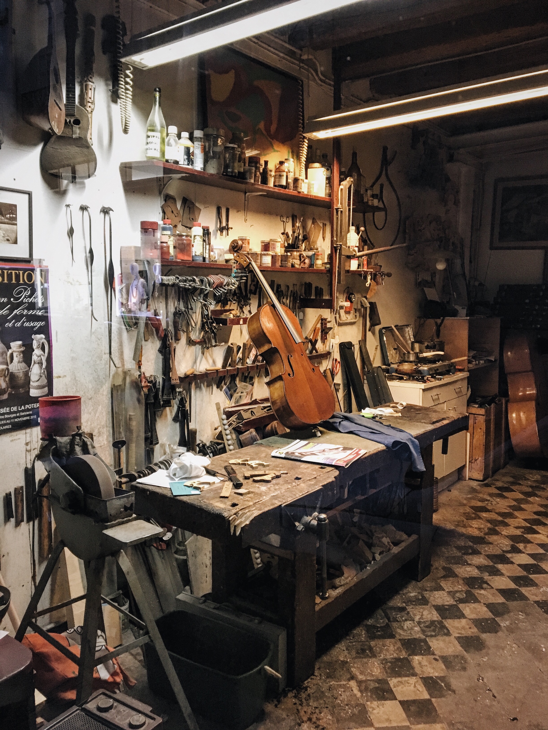 Random music workshop in Paris.