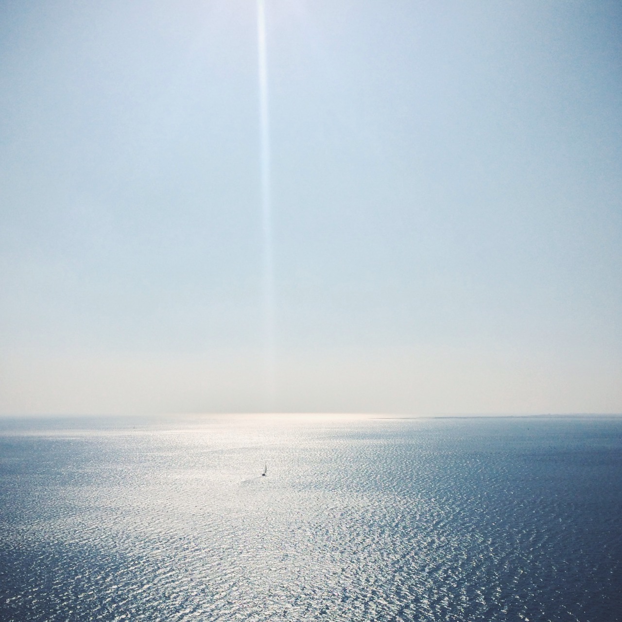I love the sea.